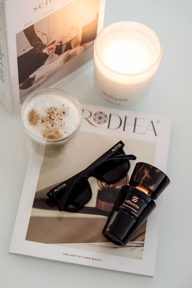Gentleman Olfazeta perfume lifestyle shot with magazine and candle